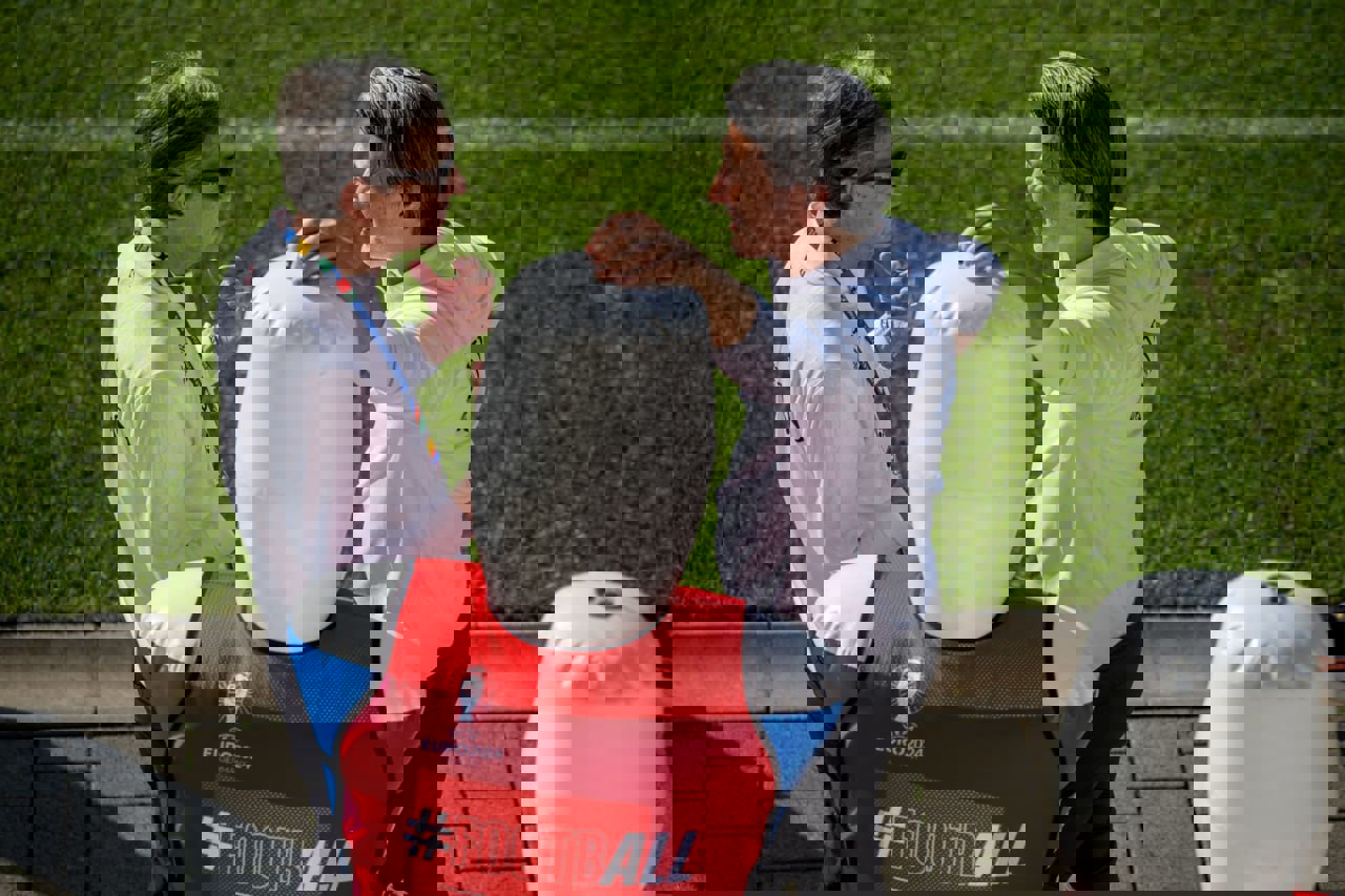 2047611