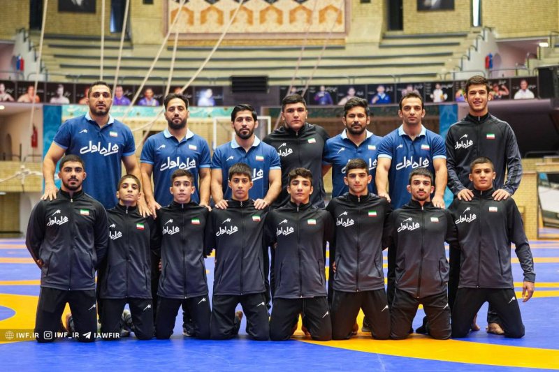 نیمی از تیم طلایی شدند / قهرمانی شیربچه های کشتی آزاد ایران در آسیا
