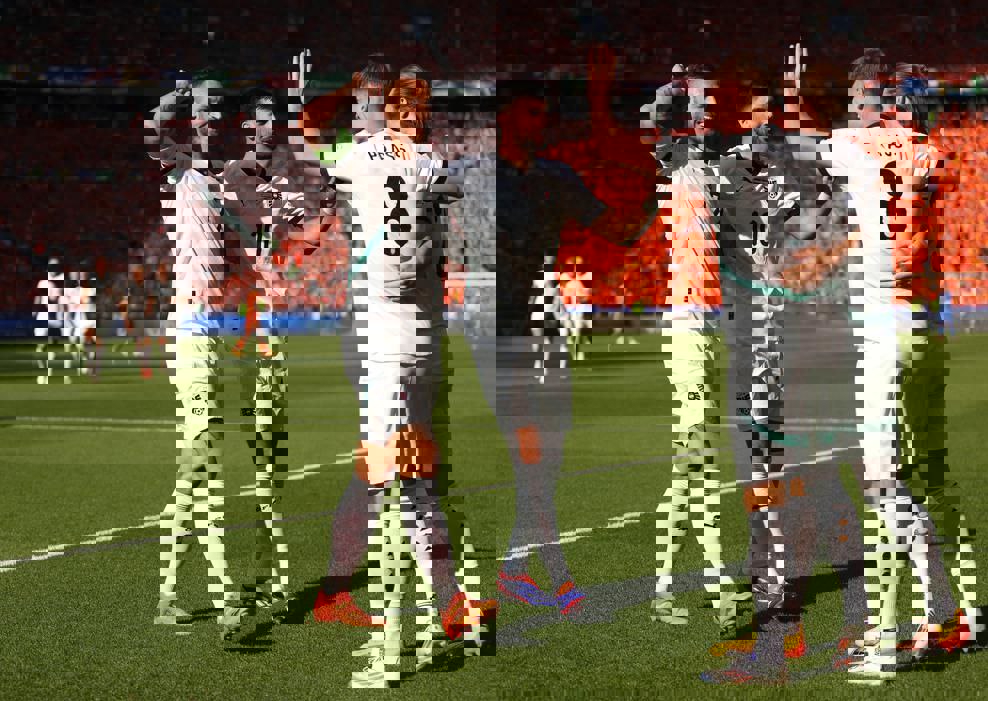 2047646