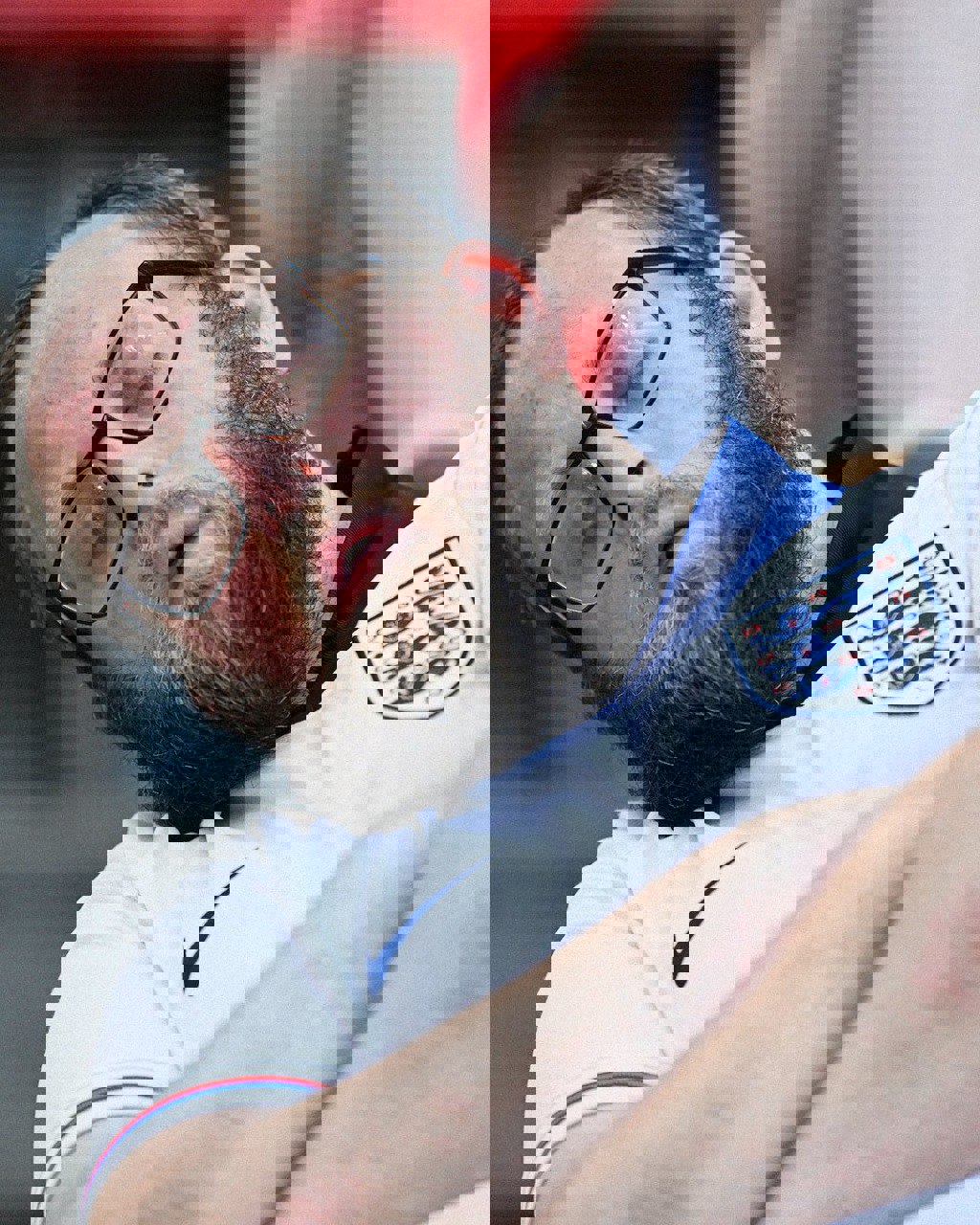 2047854