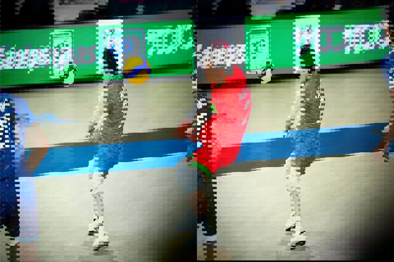 2047892