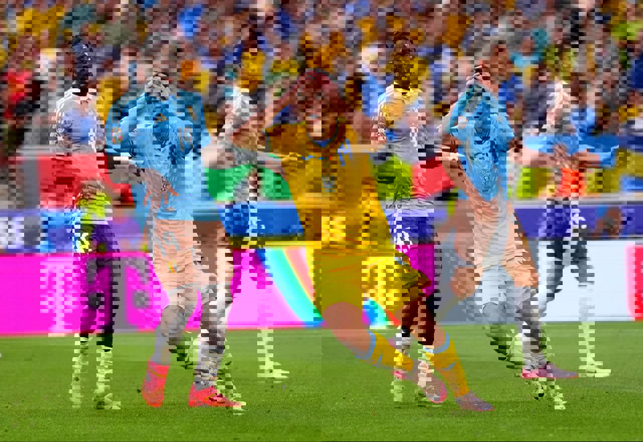 2048035
