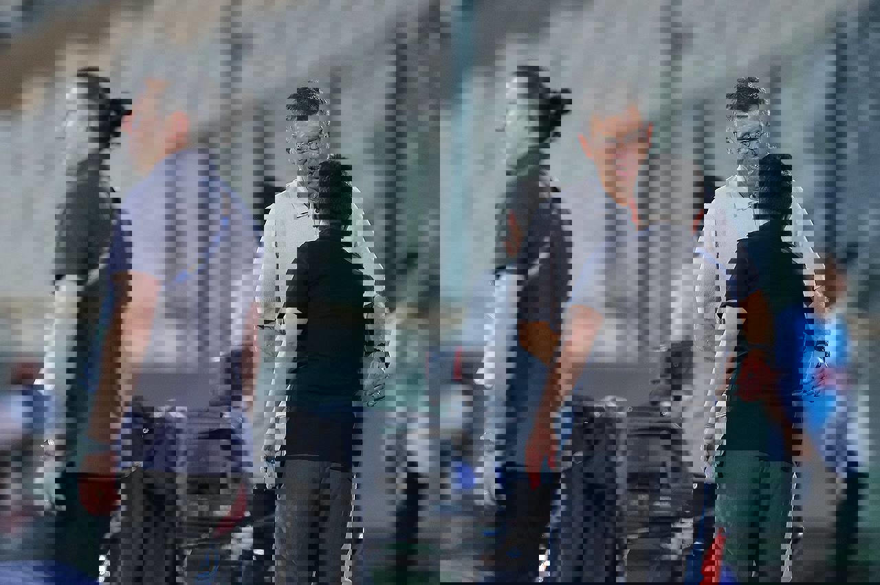 2048243