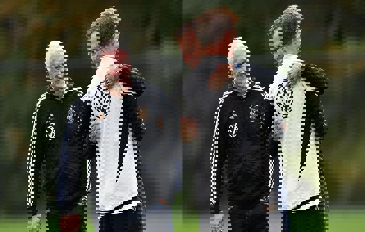 2048296