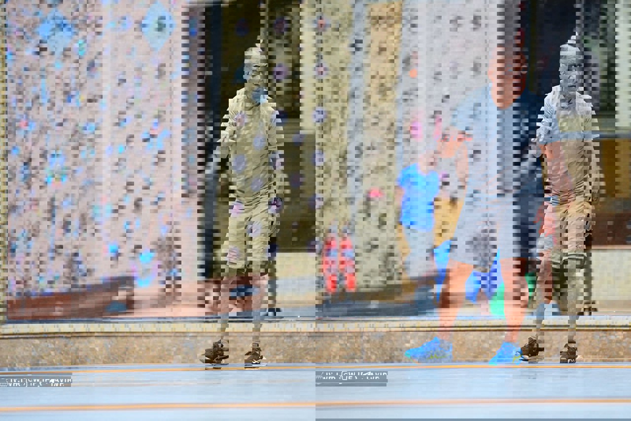 2048307