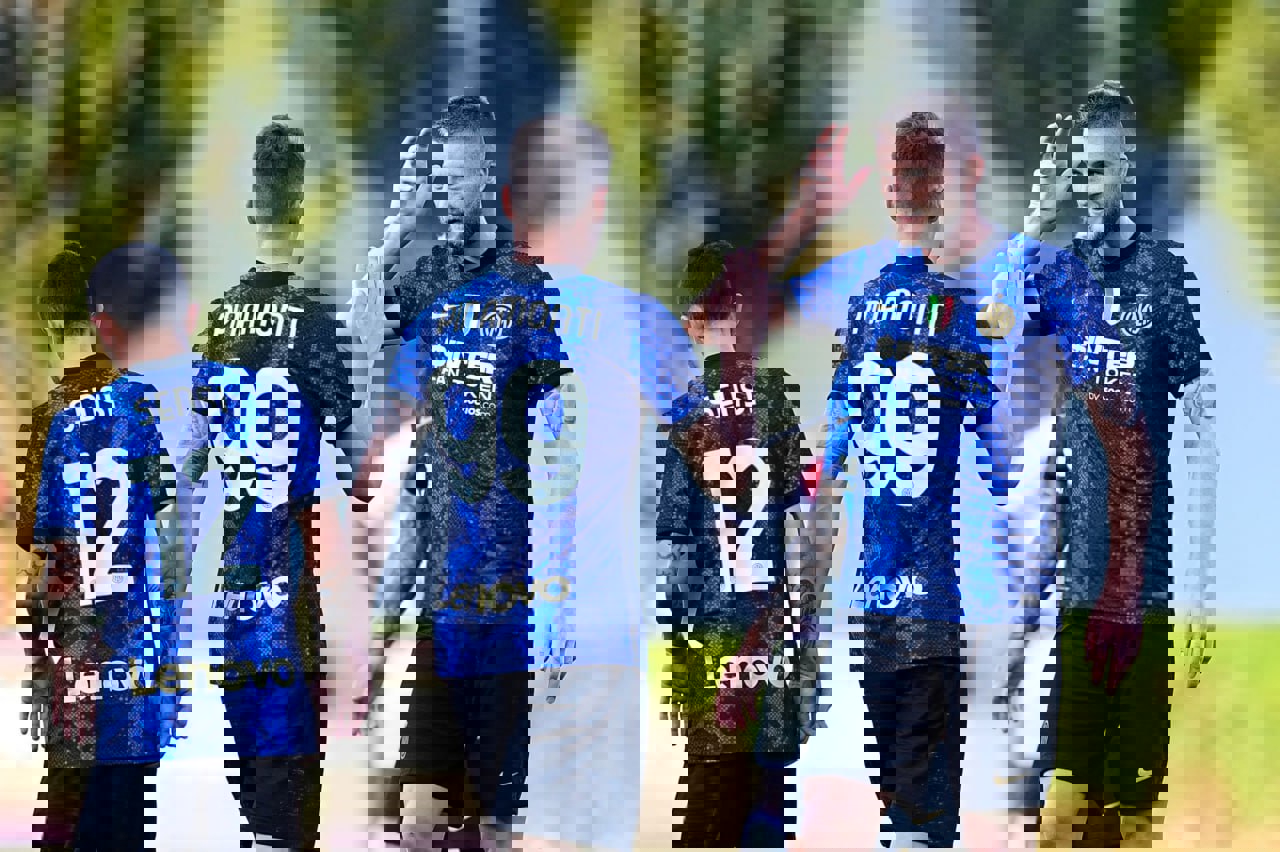 2048403