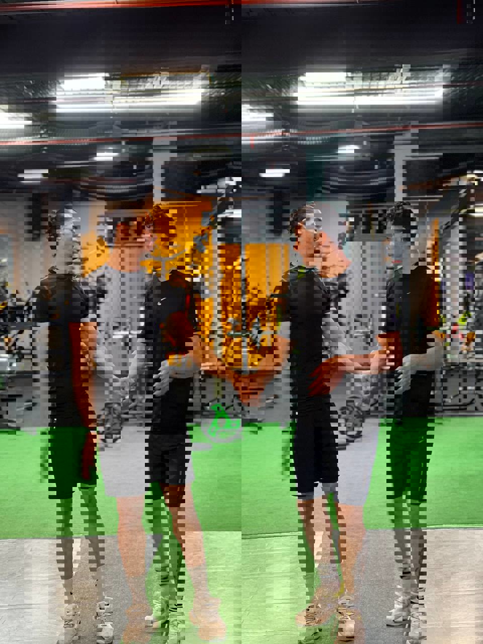 2048381