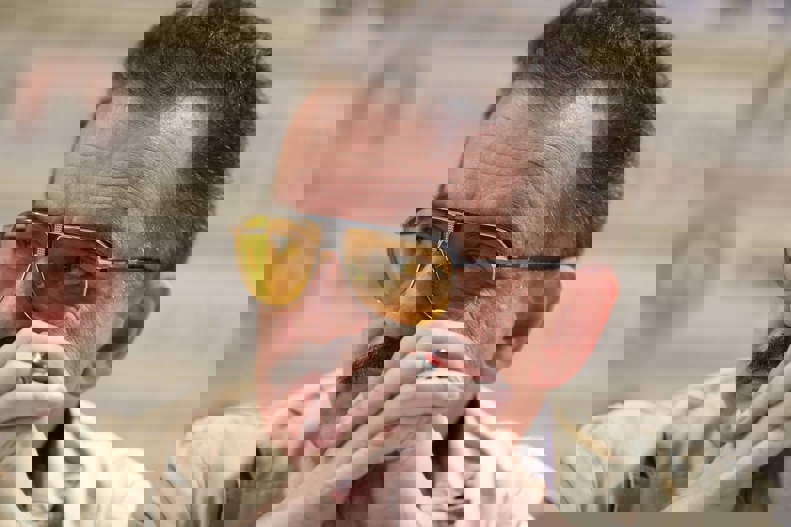 2048571