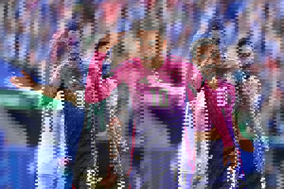 2048463