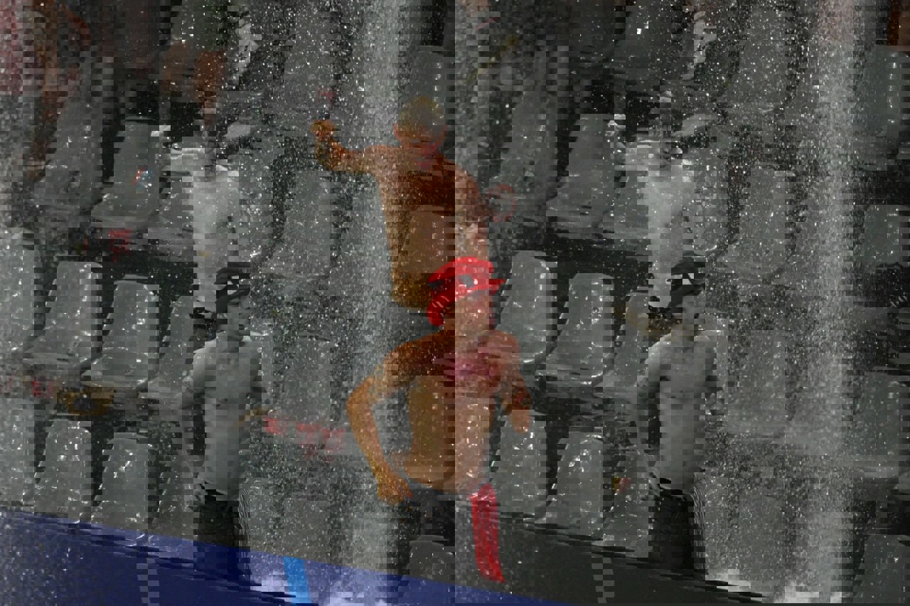 2048860