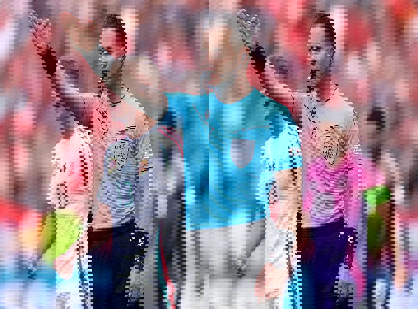 2048601