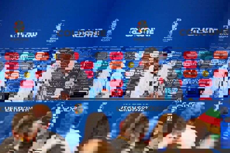 2048770