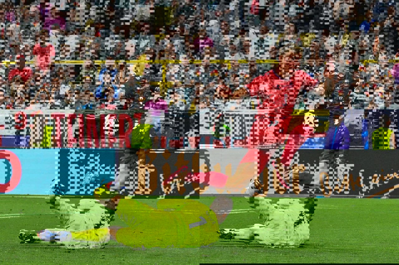 2048872