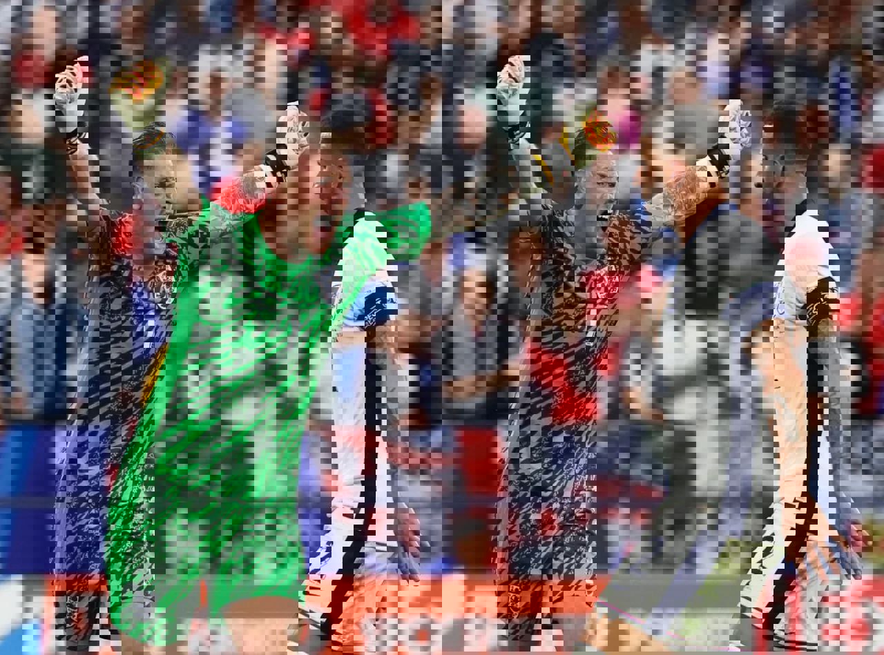 2049219