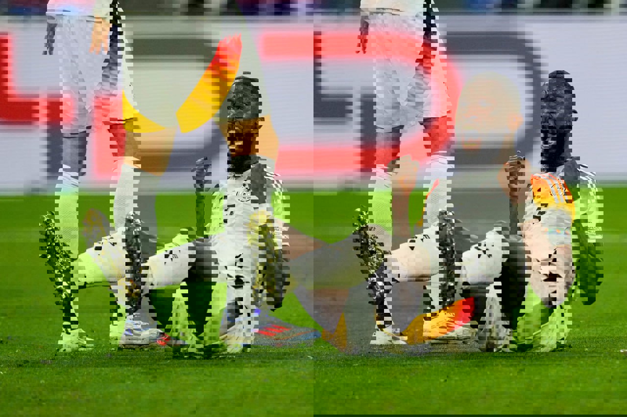 2048905