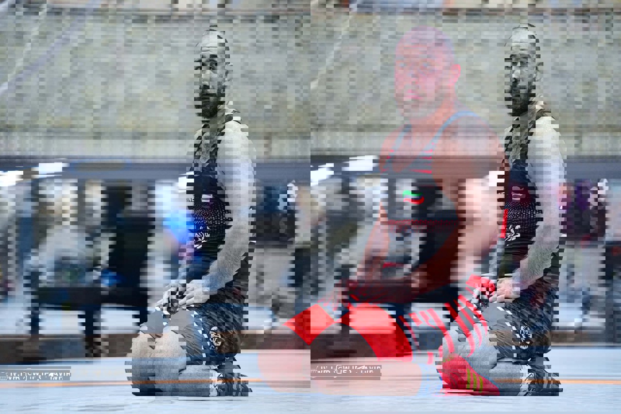 2048971