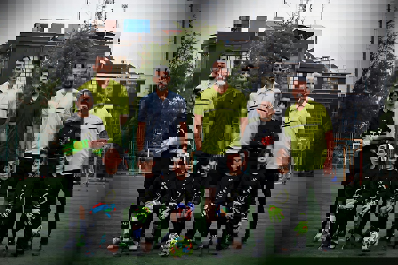 2048998