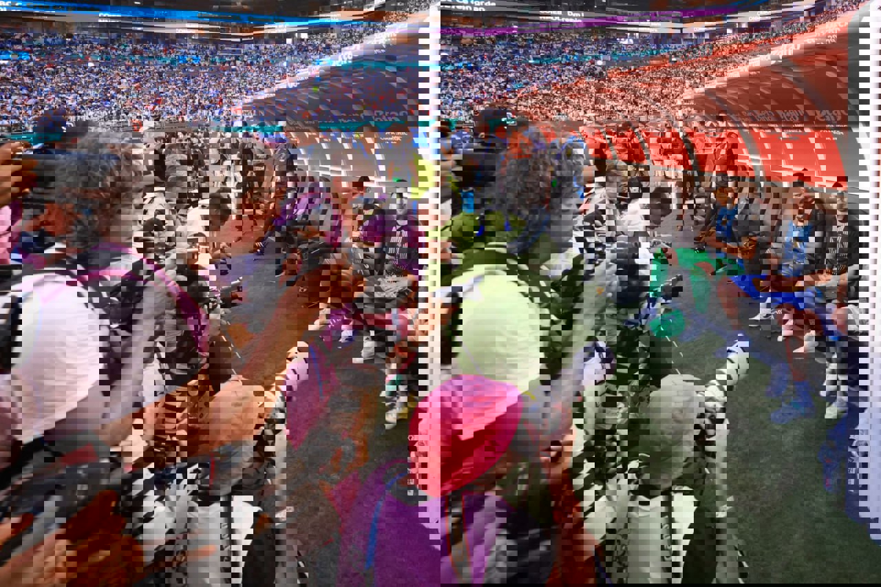 2049084