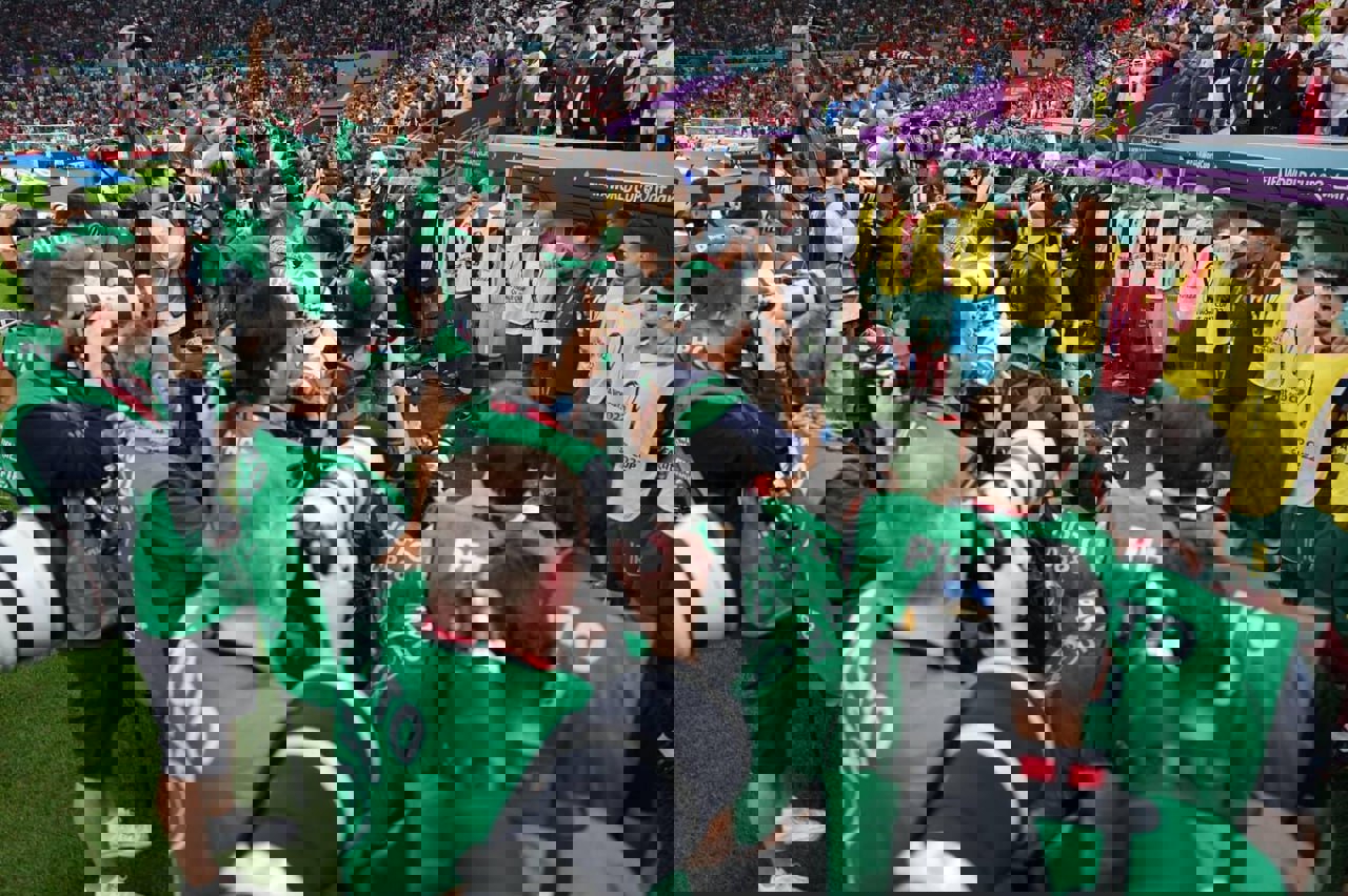 2049083
