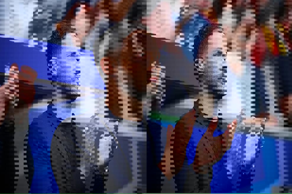 2049569