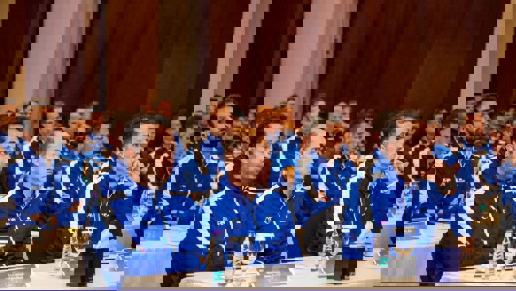 2049352