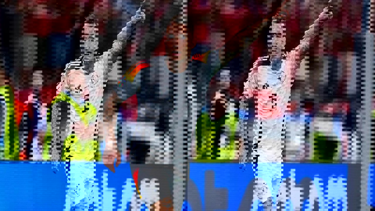 2049521