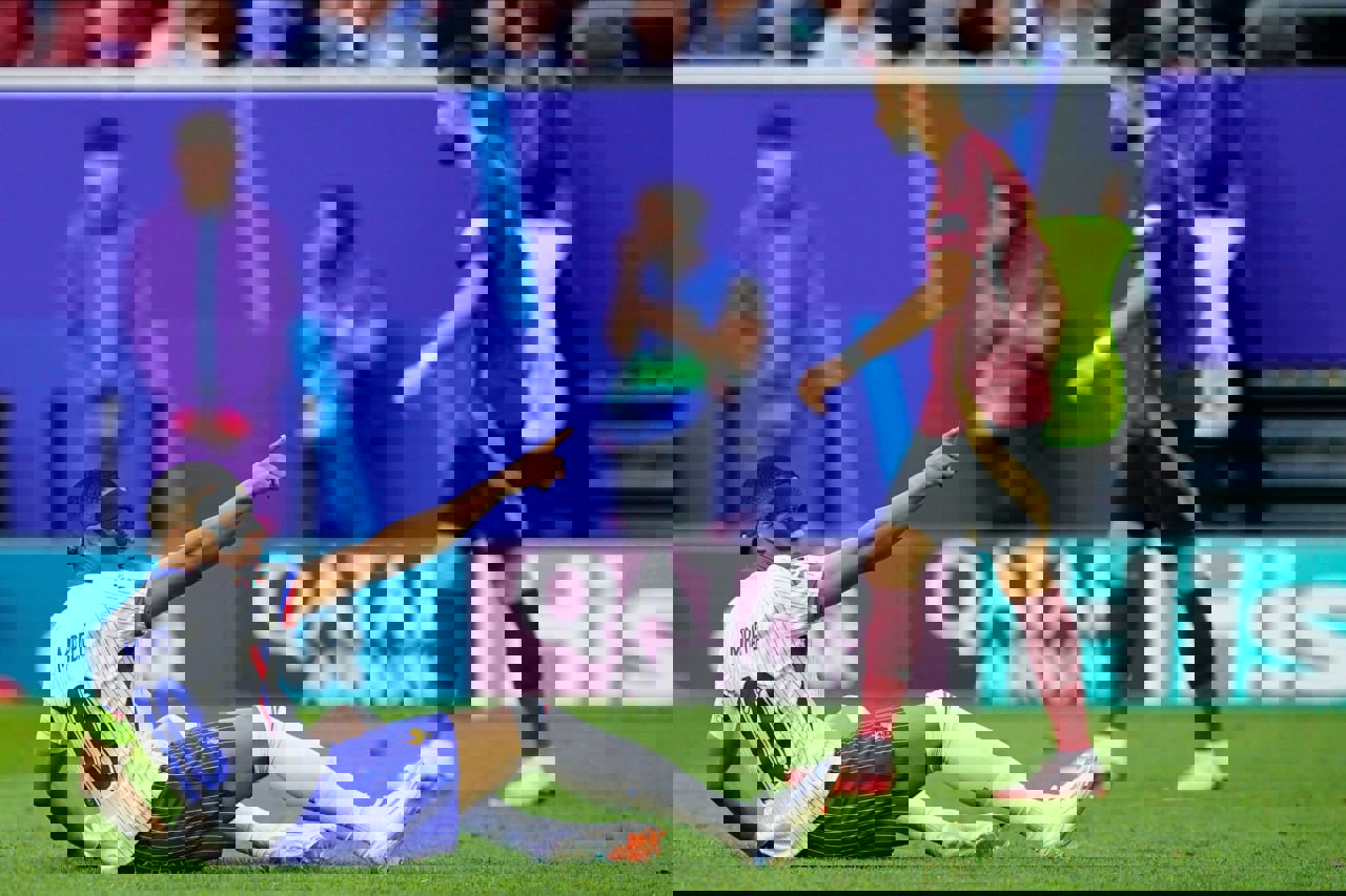 2049530