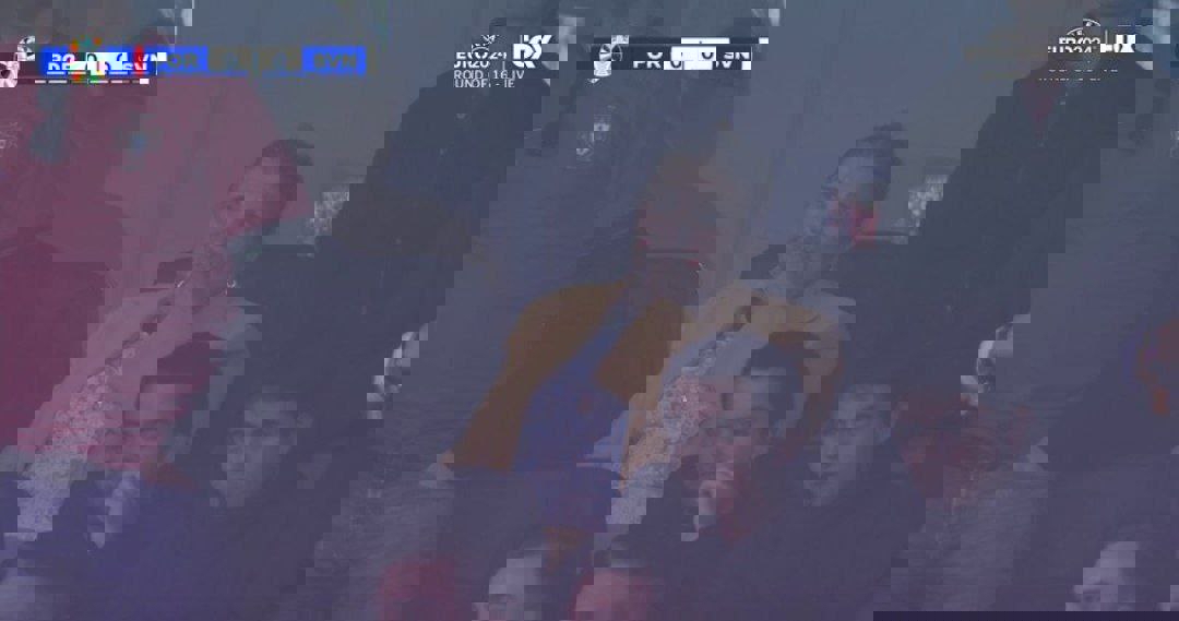 2049588