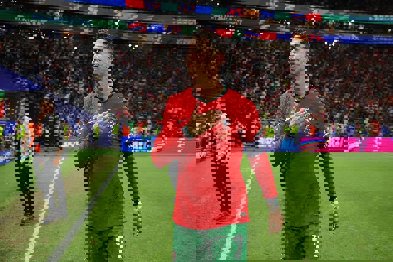 2049627
