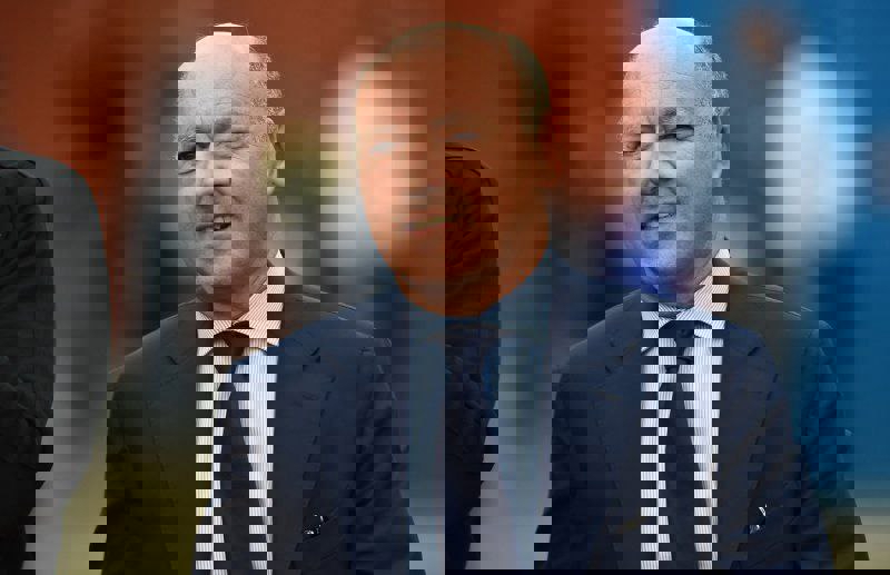2049621