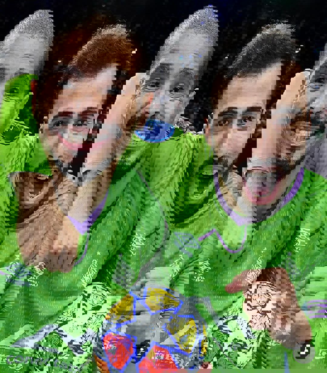 2049769