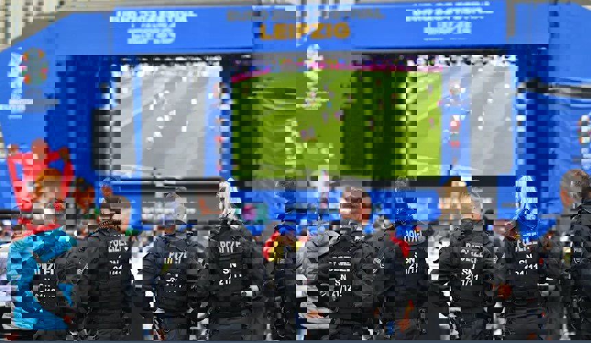 2049828