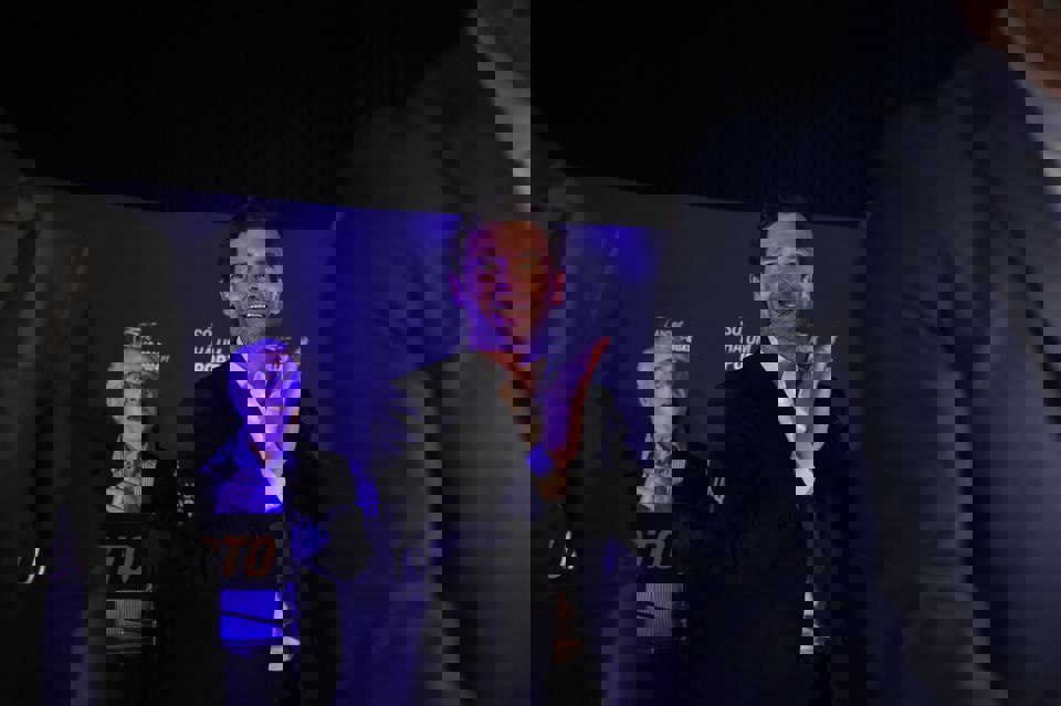 2049849