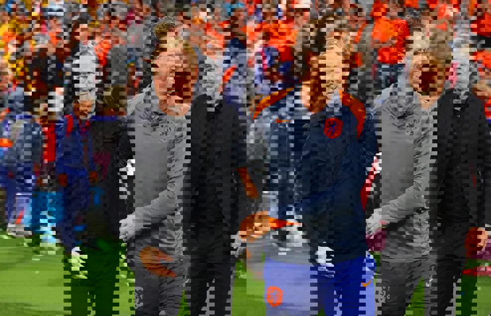 2049885