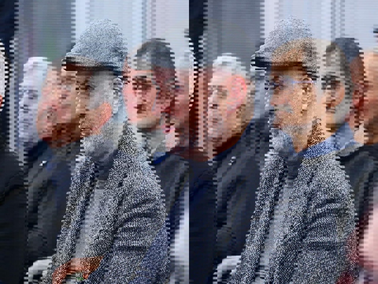 2050077