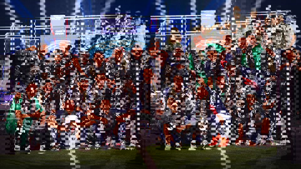 2050184