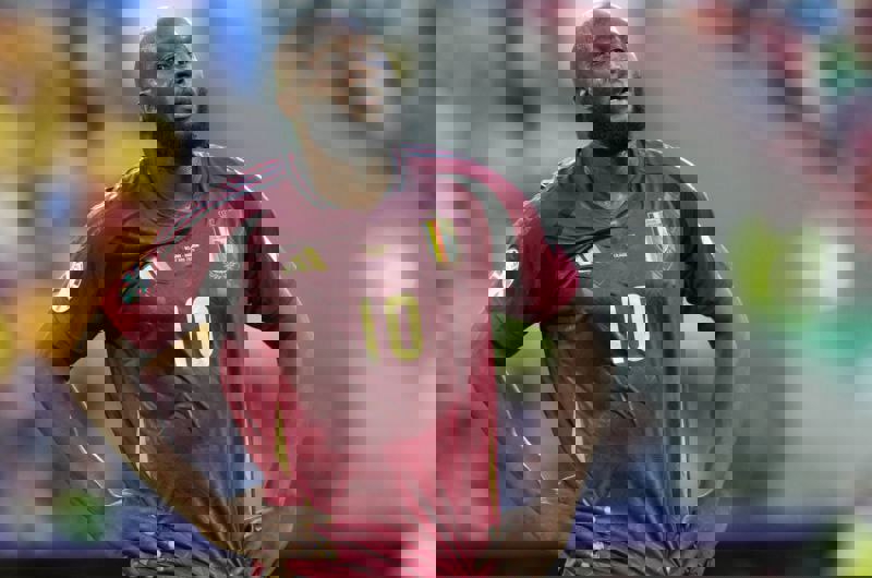 2050256