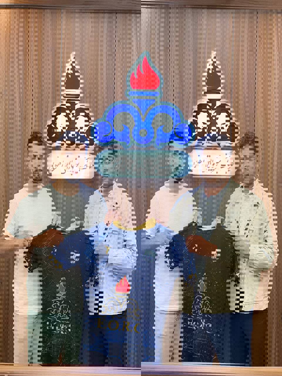 2050290
