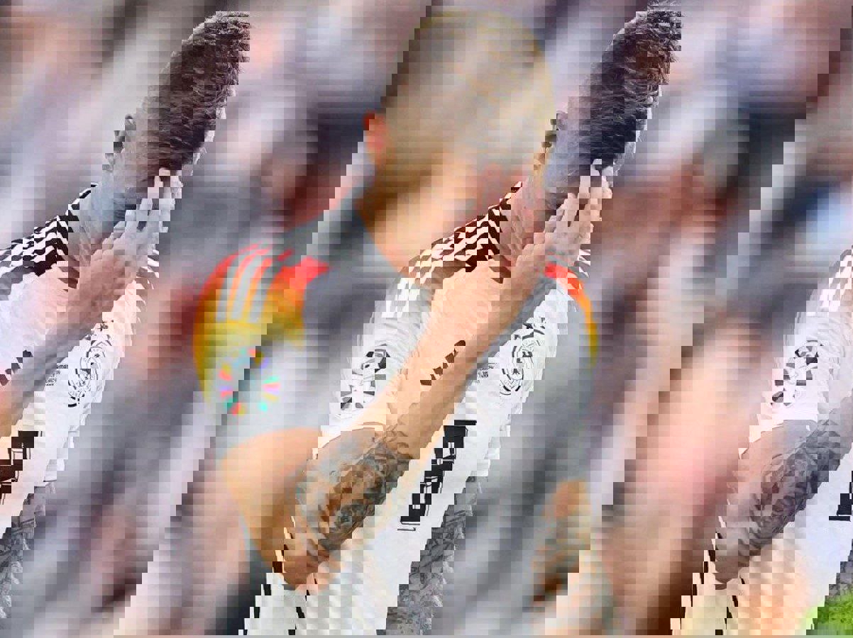 2050844