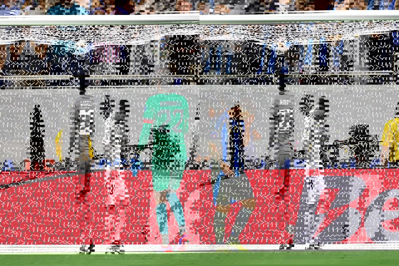2050611