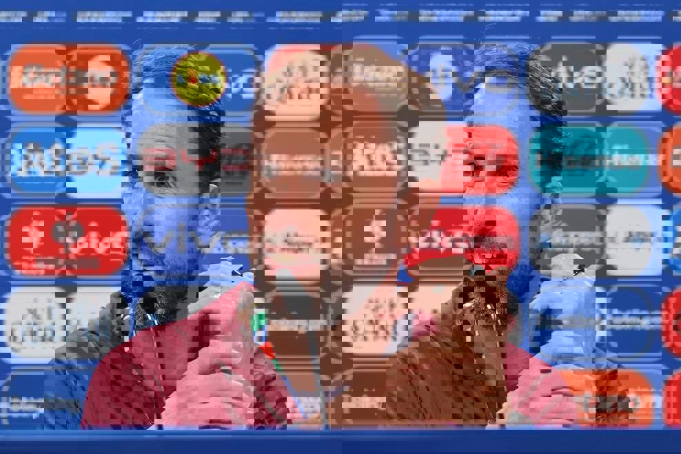 2050796
