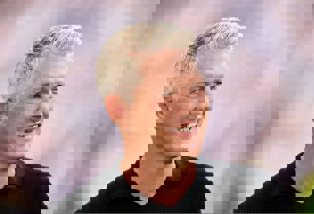 2050743