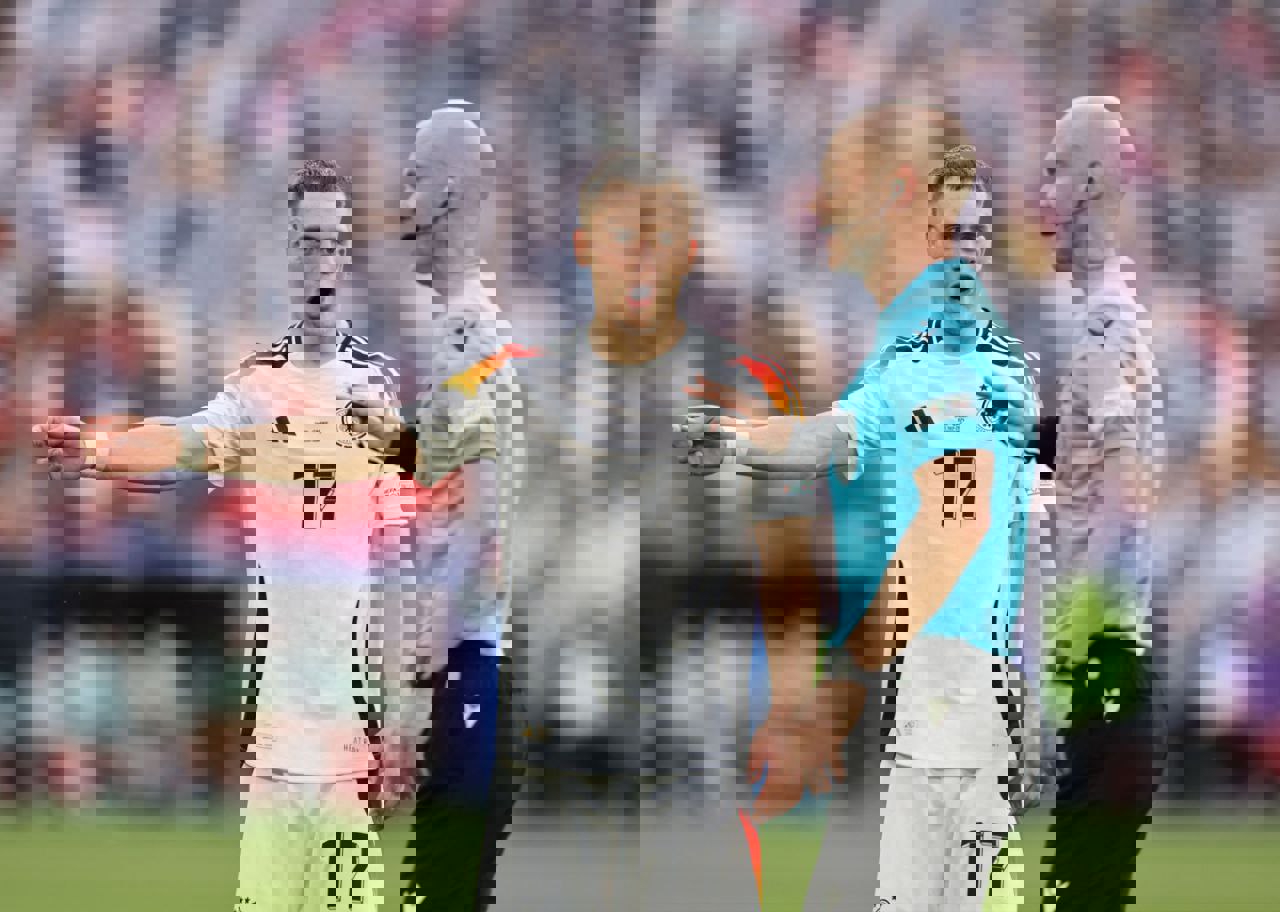 2050811