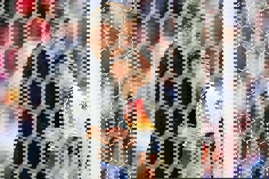 2050869