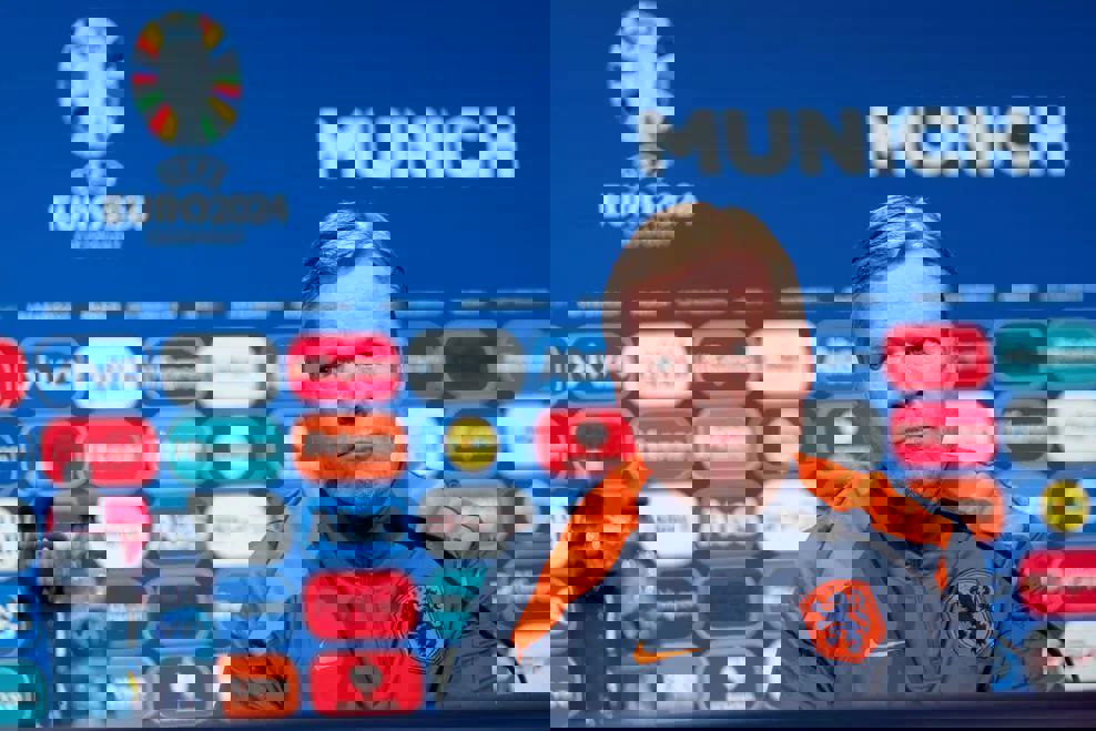 2050883