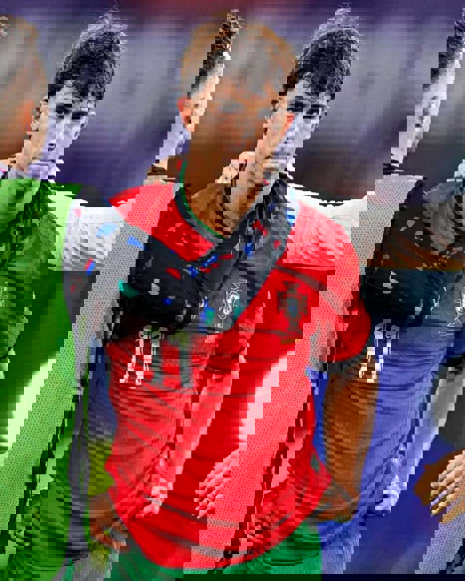 2050945