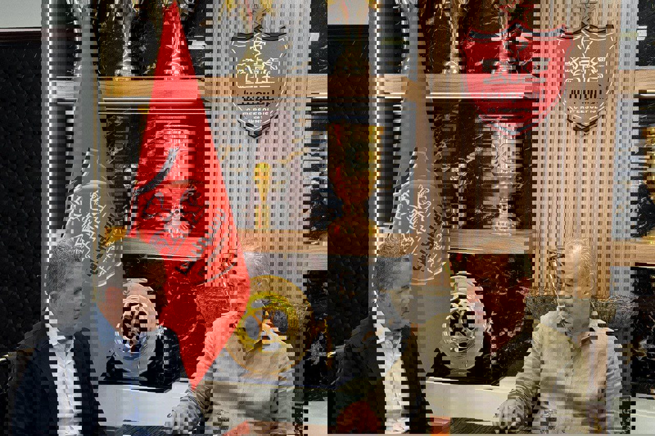 2051077