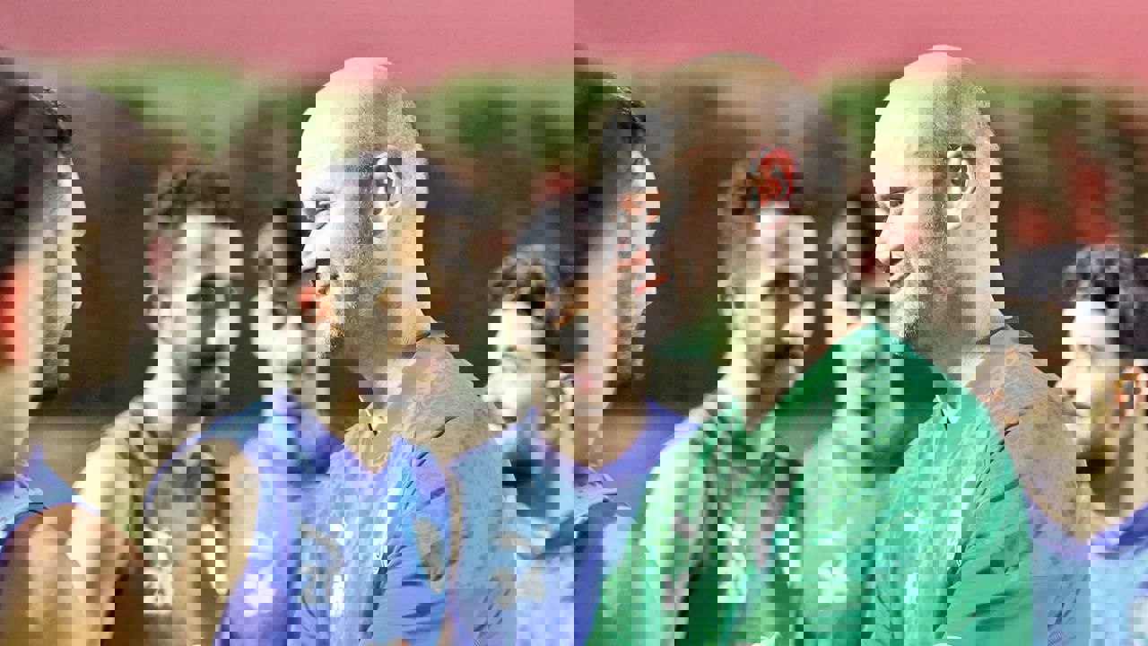 2051093