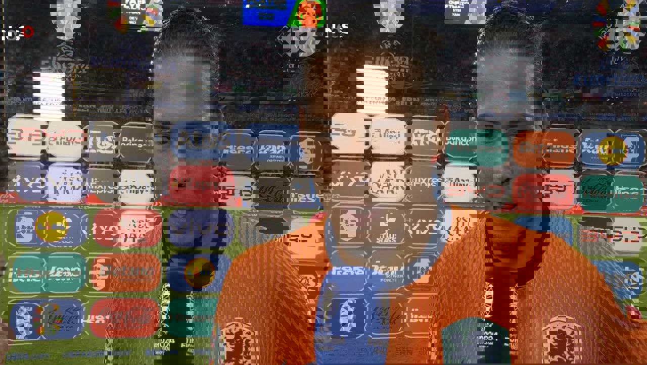 2051305