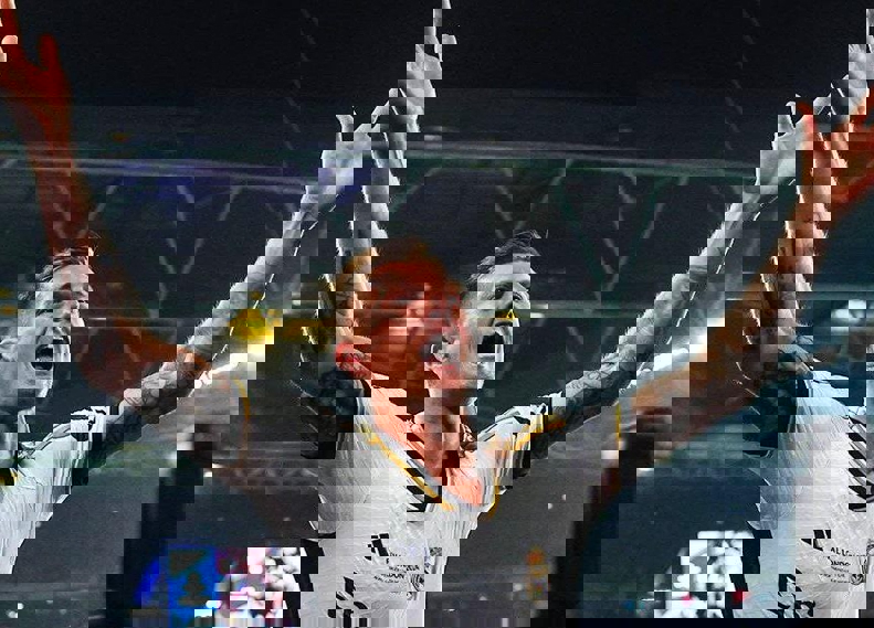 2051593